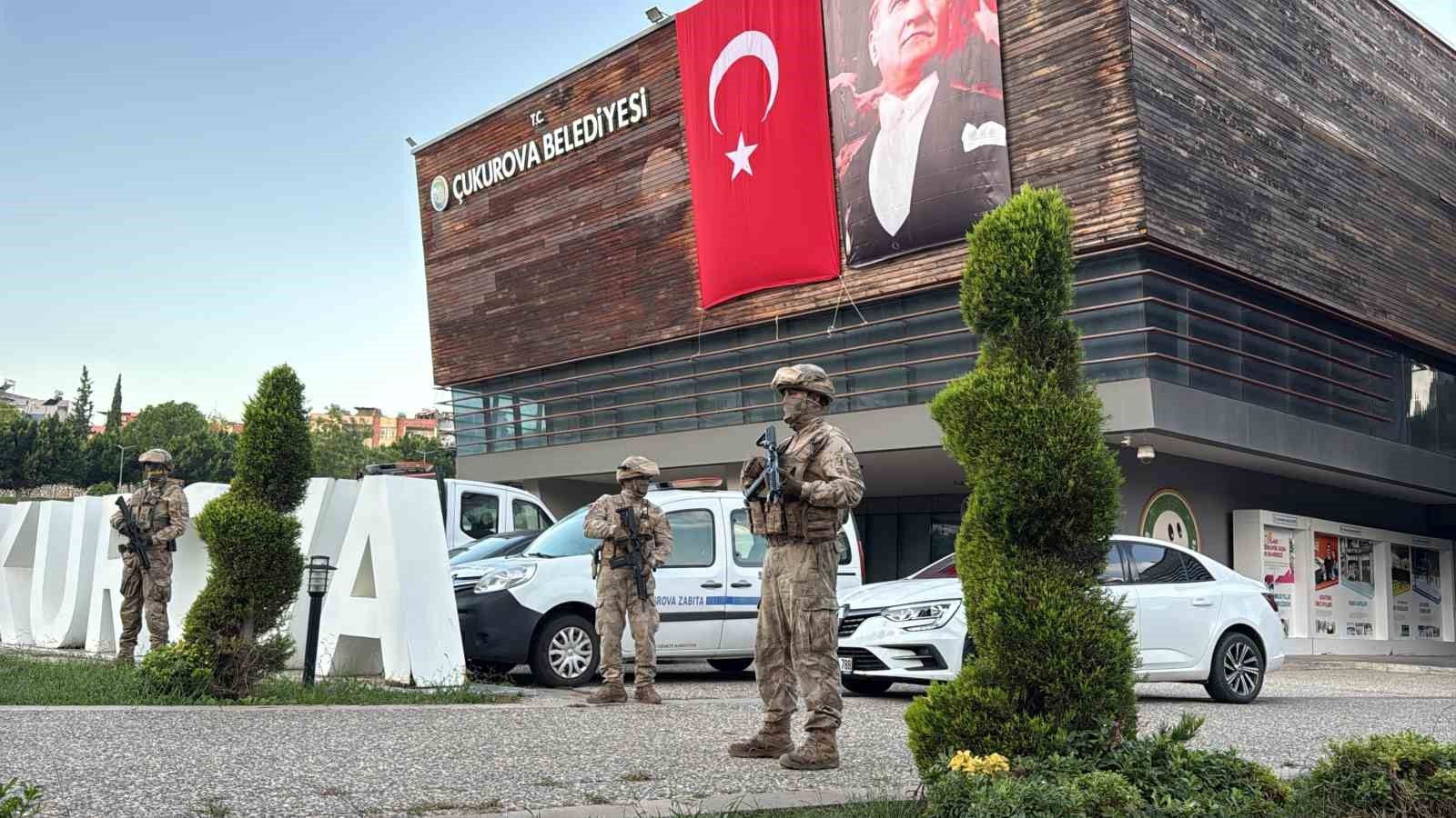 Çukurova Belediyesi'ne operasyon