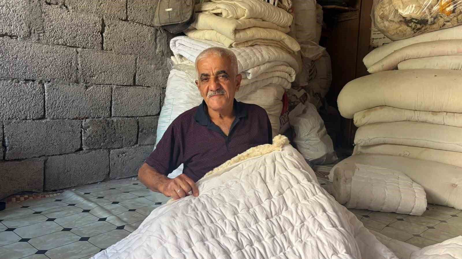 Osmaniye'de 54 yıldır yorganlara ilmek ilmek emek işliyor