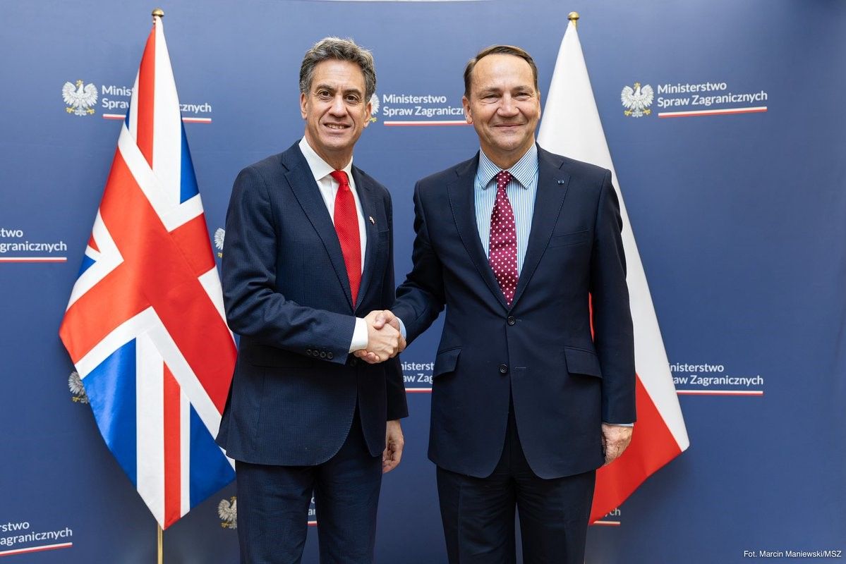 Polonya Dışişleri Bakanı Sikorski: 'Ukrayna devam eden siyasi, askeri, mali ve insani desteğe güvenebilir'