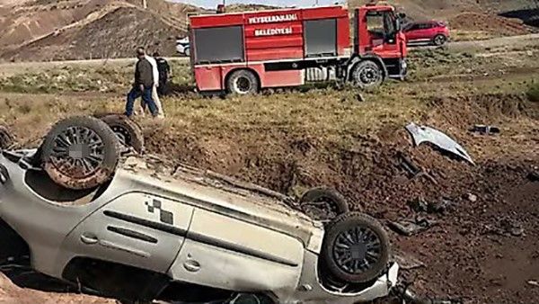 Siirt'te otomobil takla attı, aynı aileden 5 yaralı