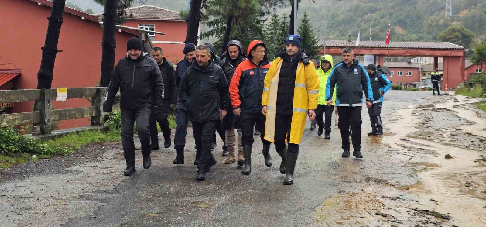 Vali Hacıbektaşoğlu: 'Son 24 saatte 150 kilogramın üzerinde yağış aldık'
